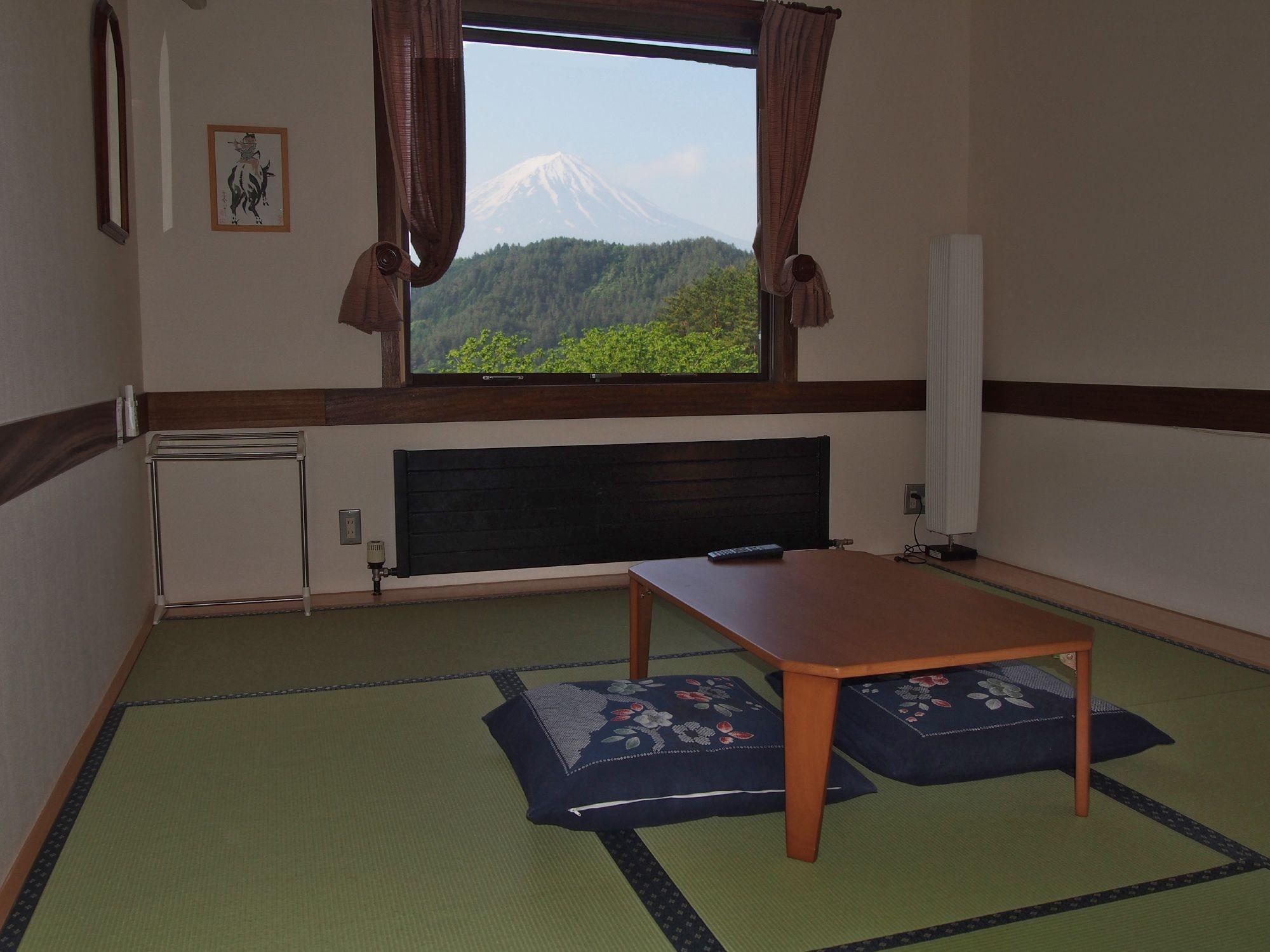 Guesthouse Sakuya Fujikawaguchiko Buitenkant foto